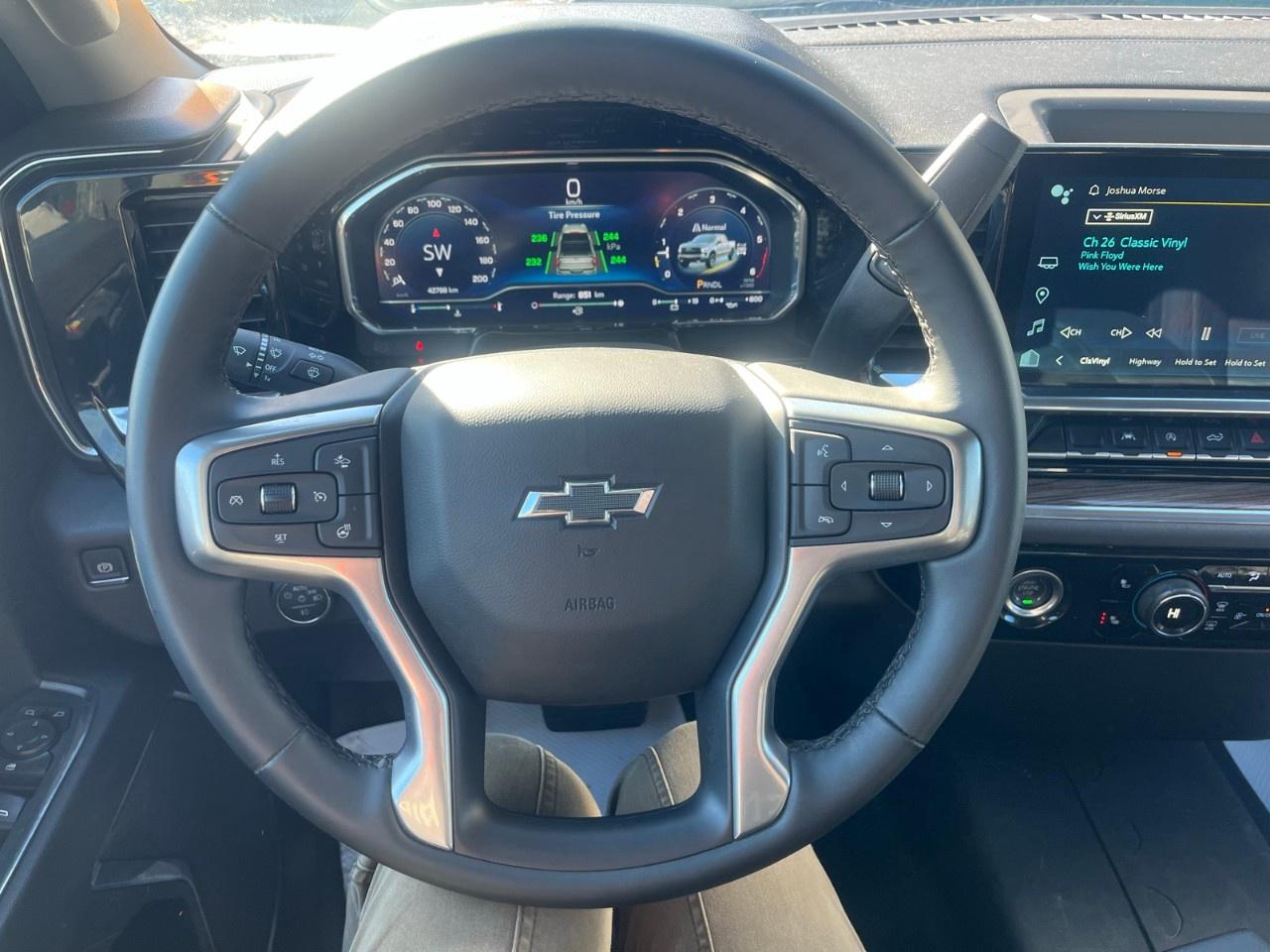 2024 Chevrolet Silverado 1500 Crew Cab Standard Box 4-Wheel Drive LT Trail Boss Photo