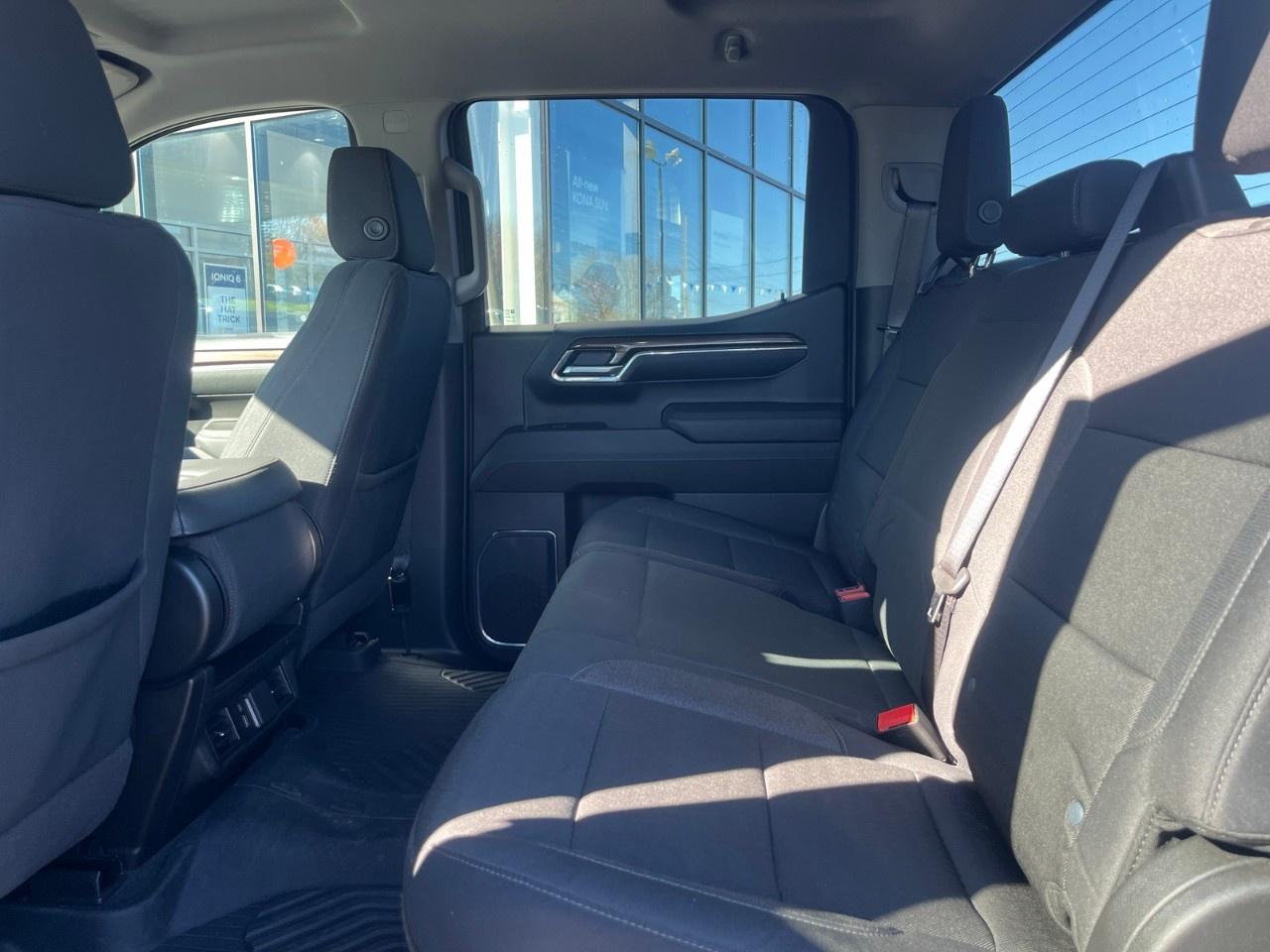 2024 Chevrolet Silverado 1500 Crew Cab Standard Box 4-Wheel Drive LT Trail Boss Photo