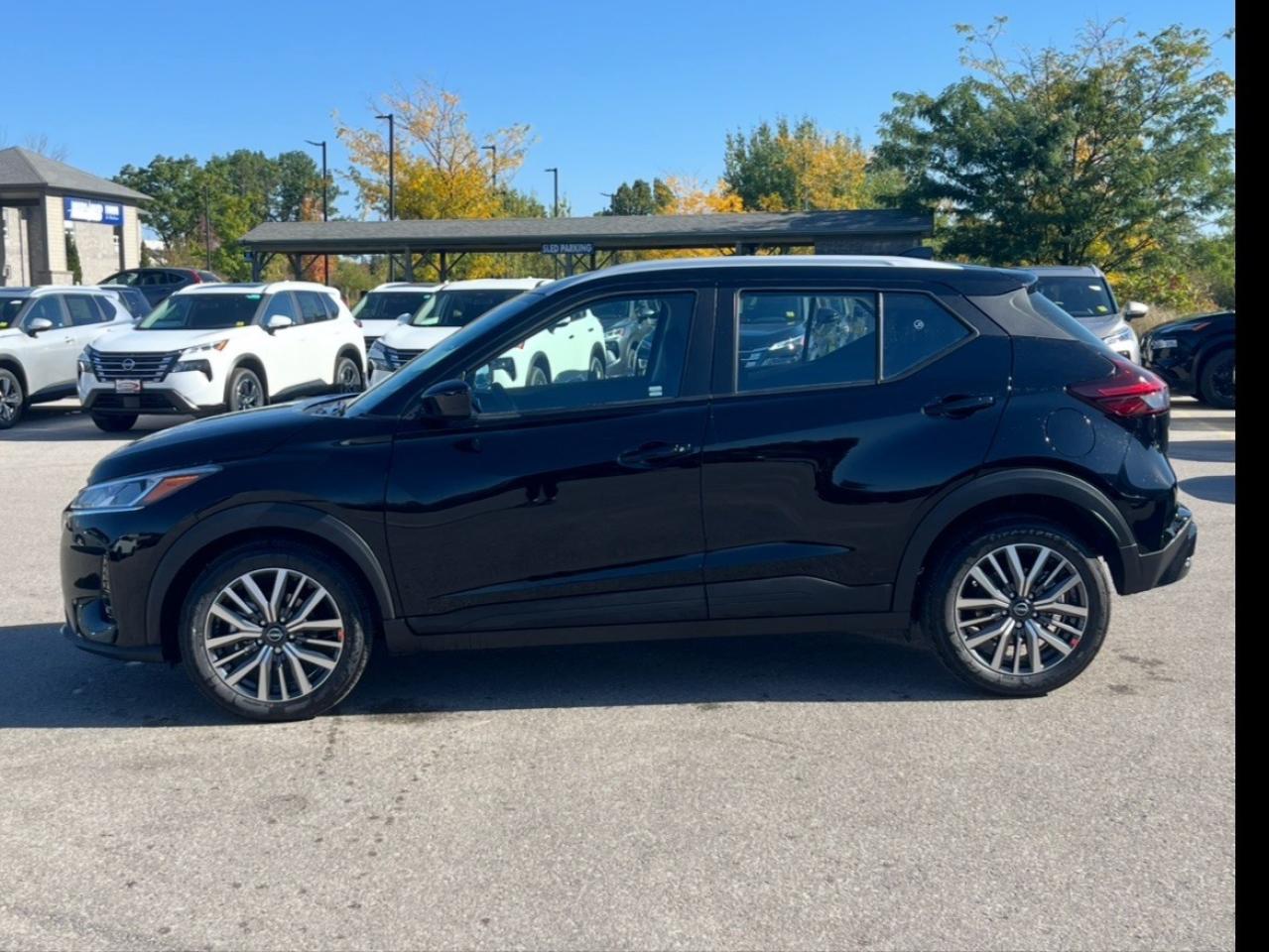 2025 Nissan Kicks Play SV FWD Photo4