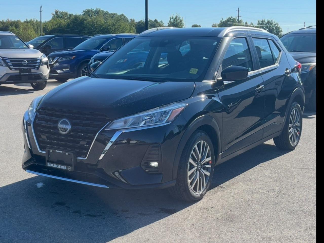 2025 Nissan Kicks Play SV FWD Photo2