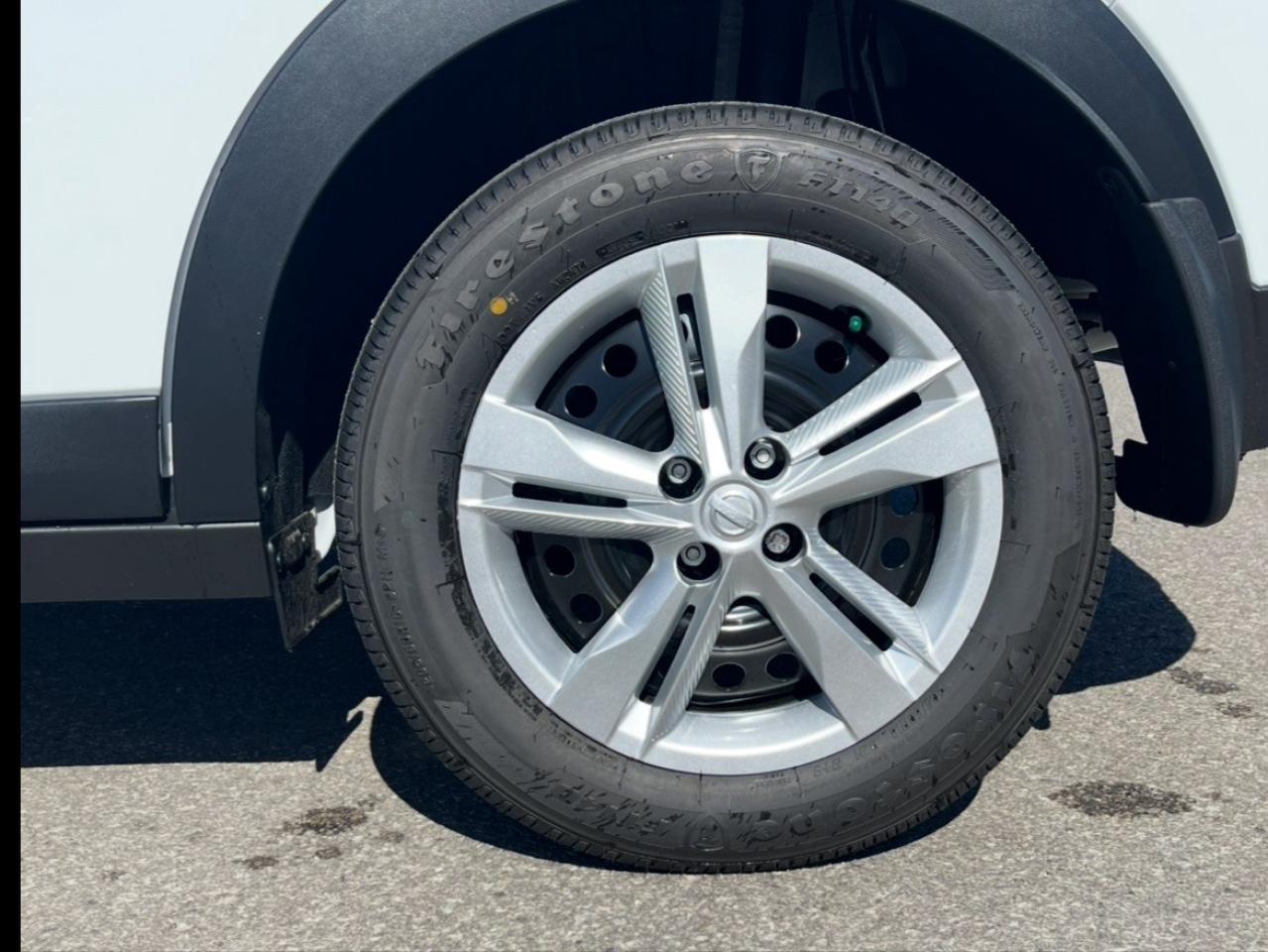 2025 Nissan Kicks Play S FWD Photo