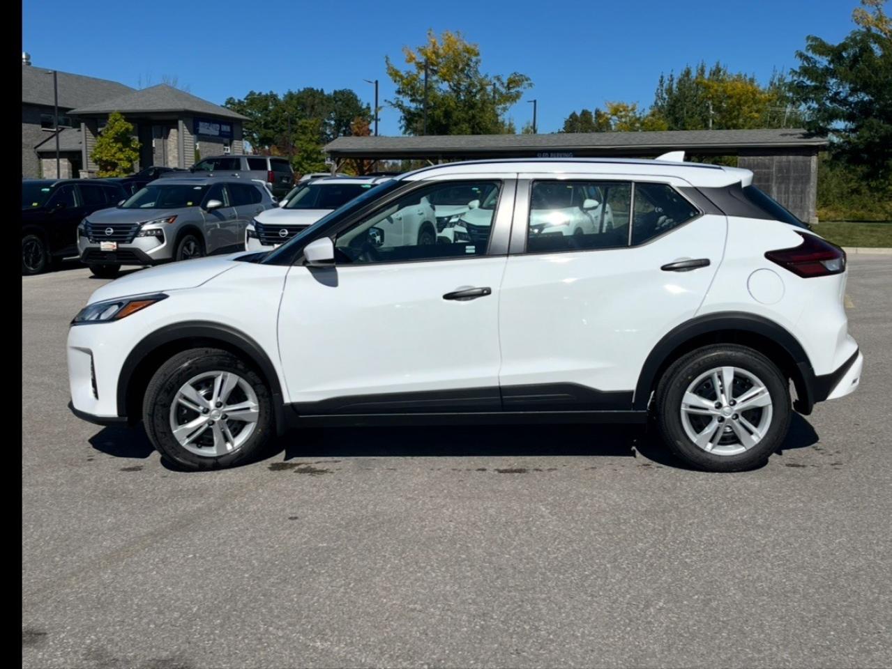 2025 Nissan Kicks Play S FWD Photo3