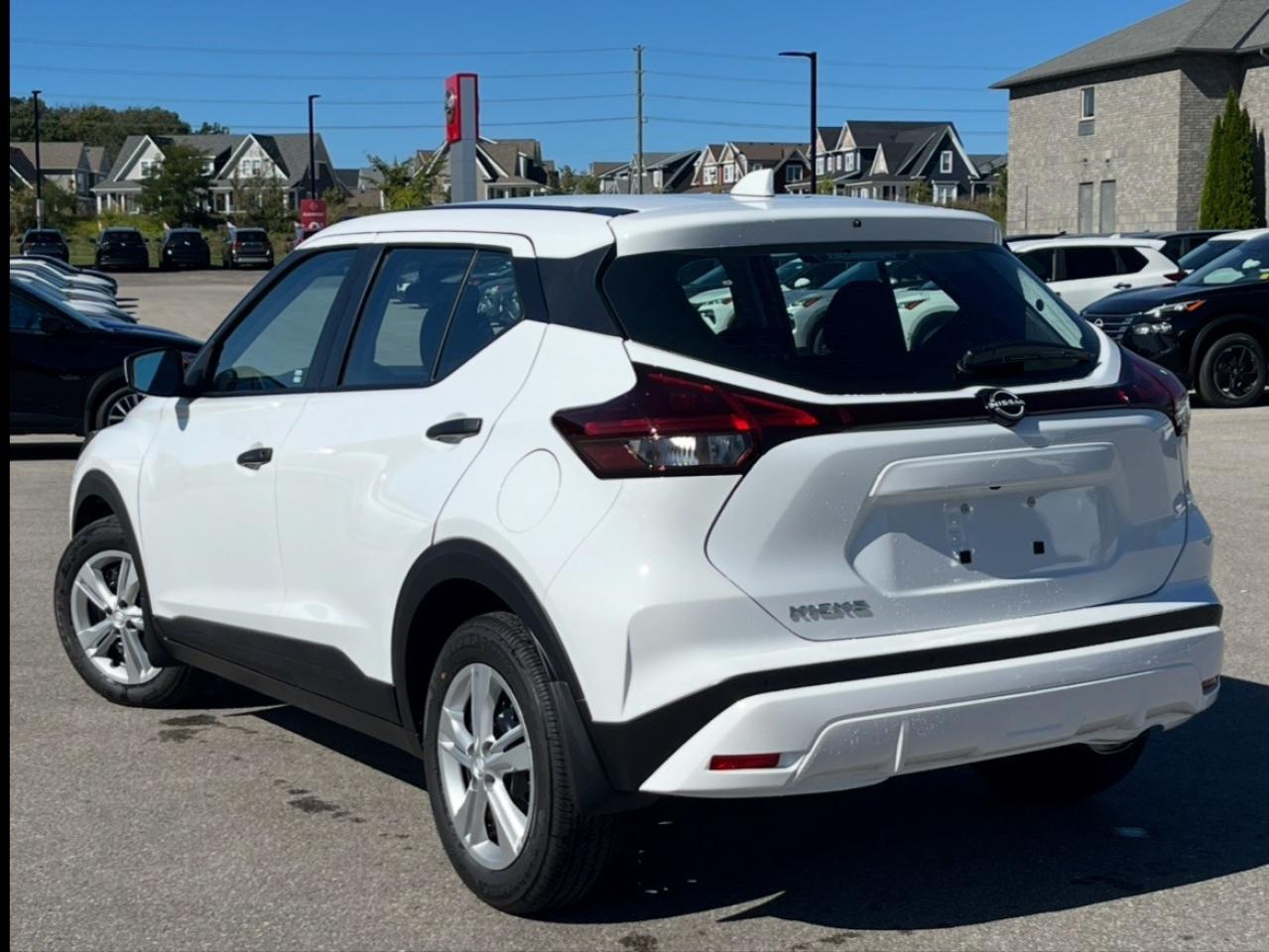 2025 Nissan Kicks Play S FWD Photo