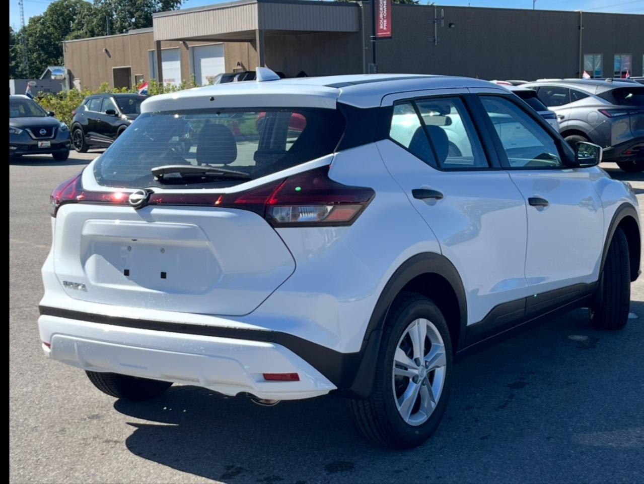 2025 Nissan Kicks Play S FWD Photo