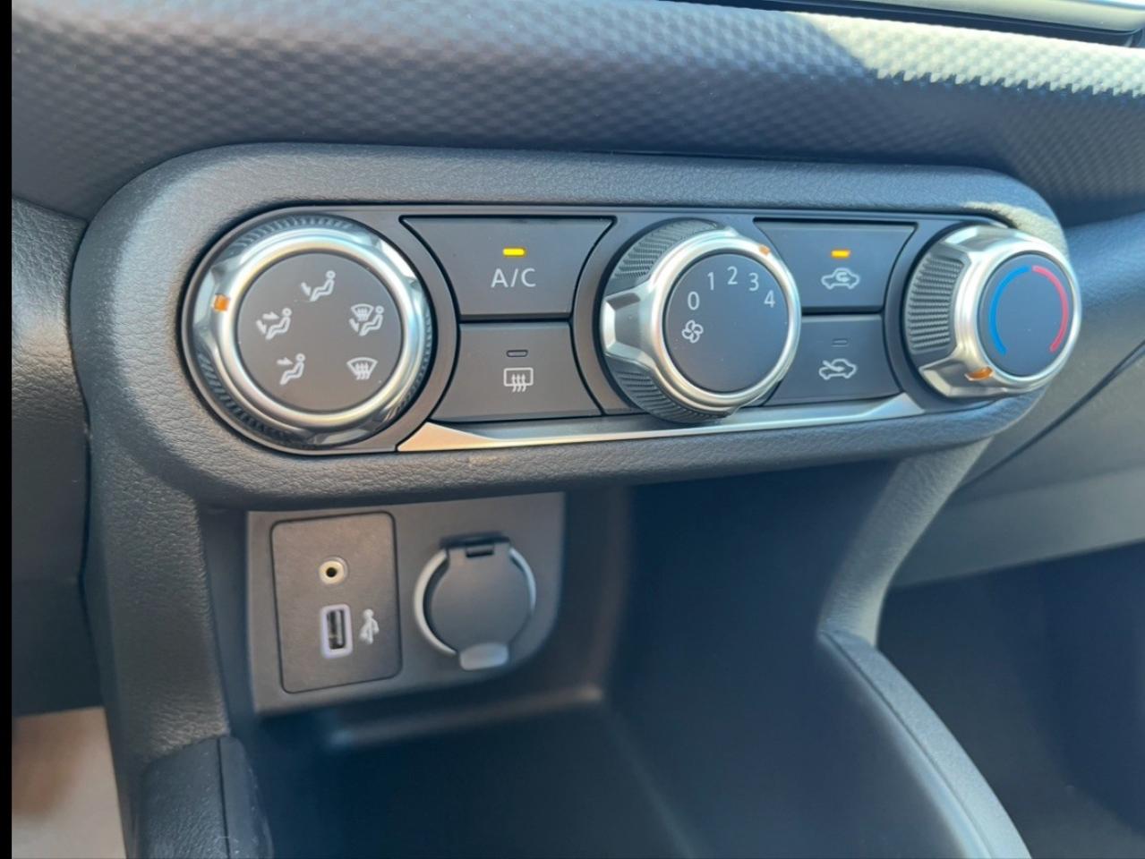 2025 Nissan Kicks Play S FWD Photo