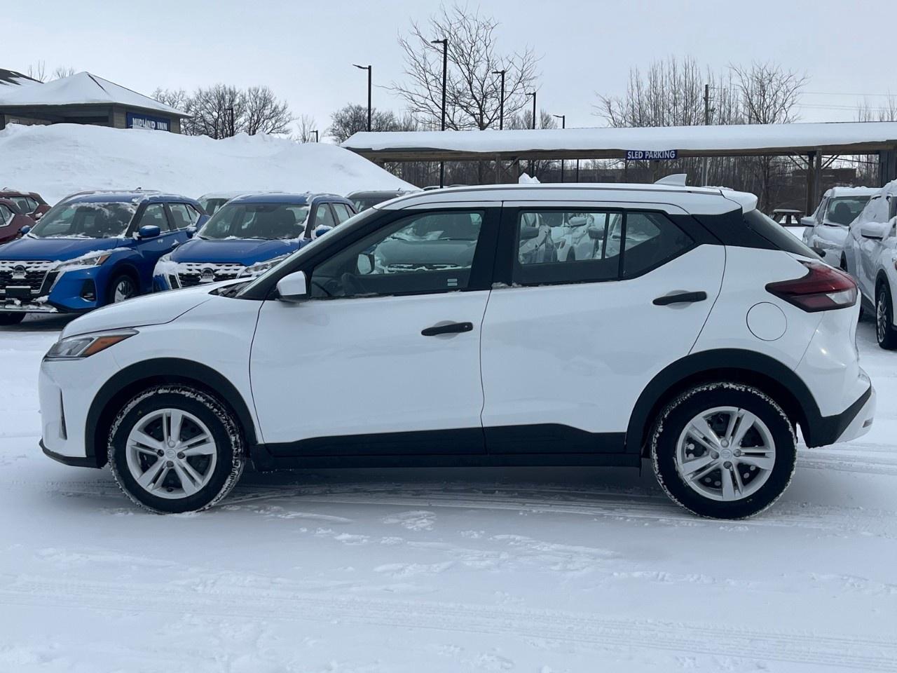 2025 Nissan Kicks Play S FWD Photo