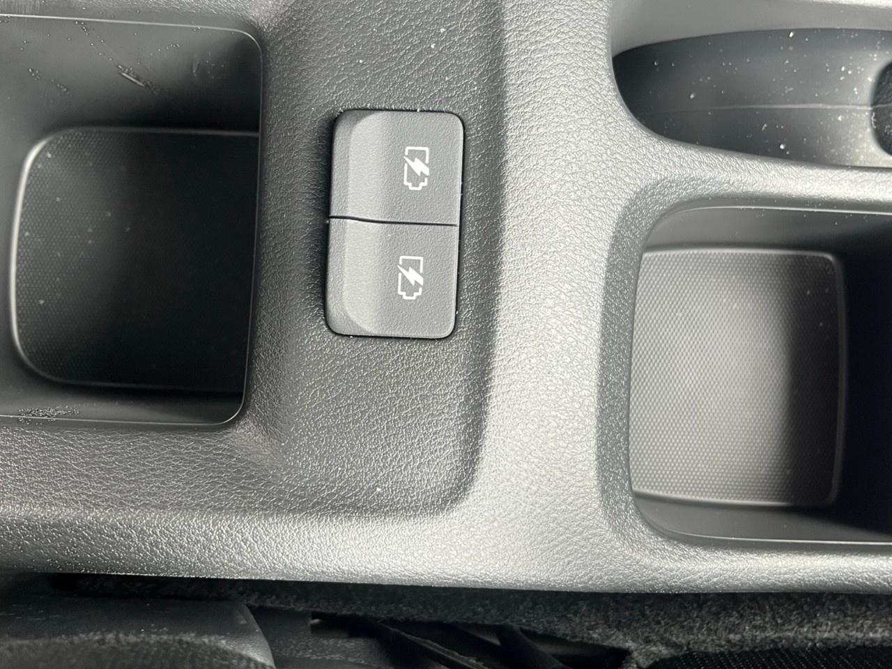 2025 Nissan Kicks Play S FWD Photo