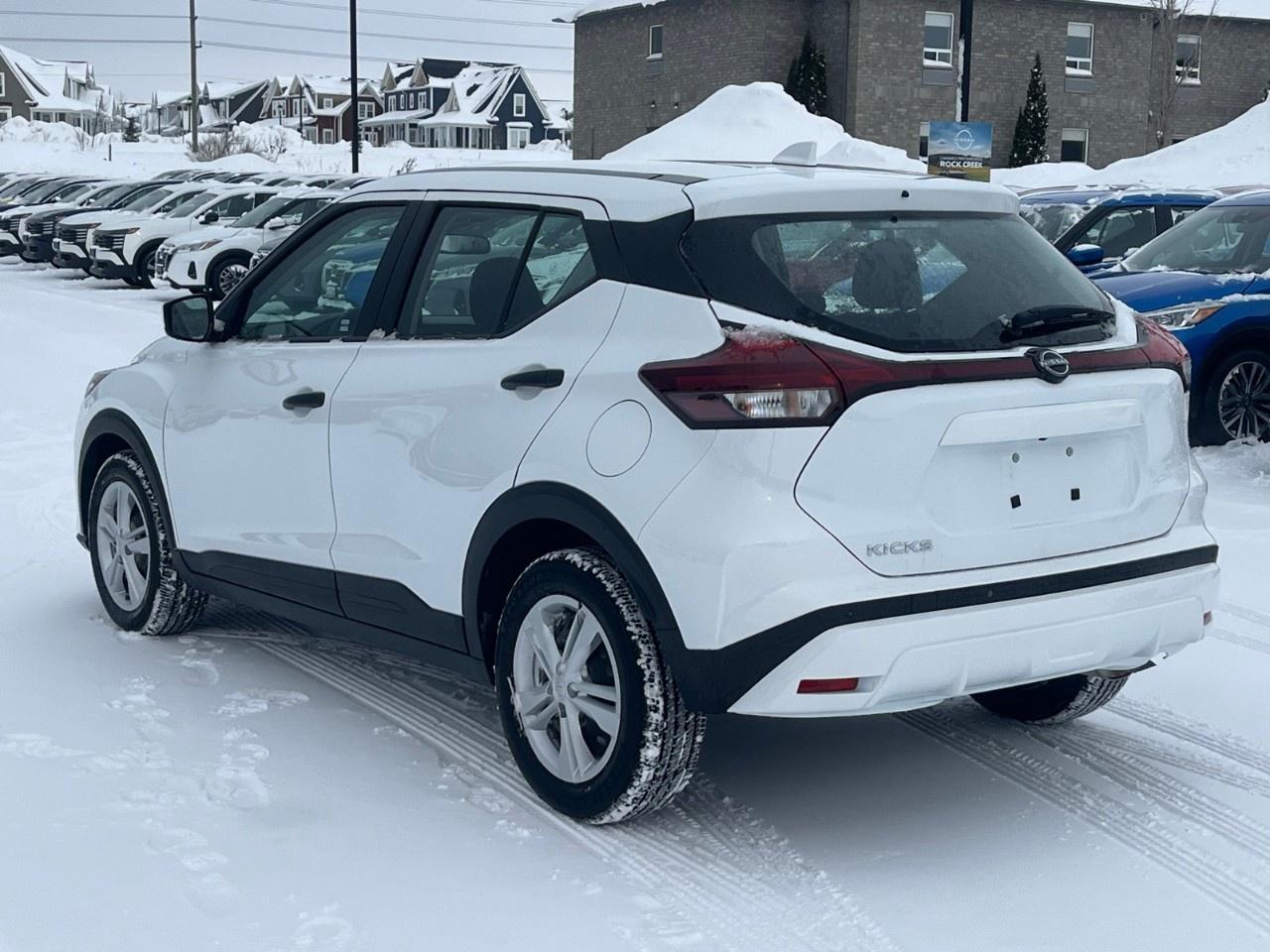 2025 Nissan Kicks Play S FWD Photo