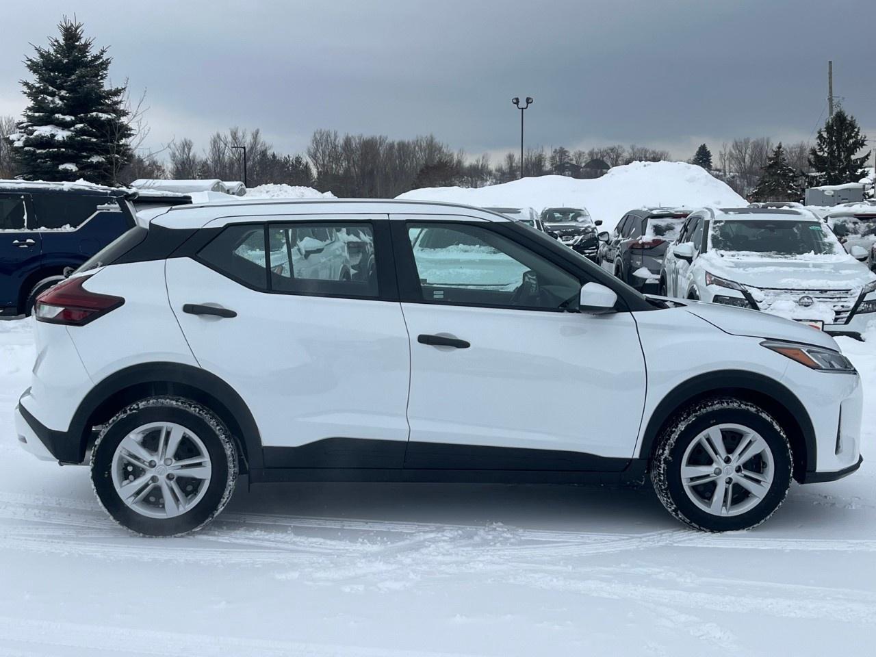 2025 Nissan Kicks Play S FWD Photo