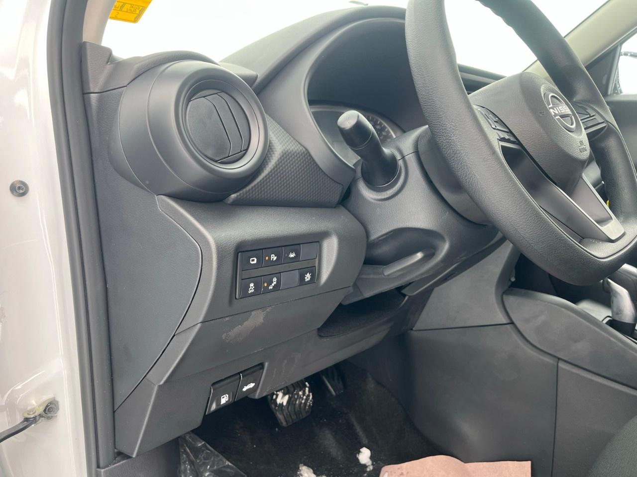 2025 Nissan Kicks Play S FWD Photo