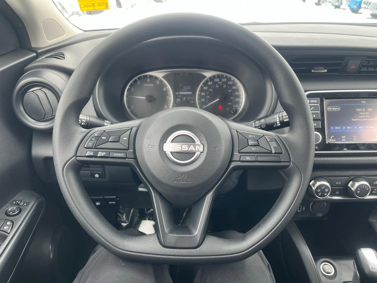 2025 Nissan Kicks Play S FWD Photo