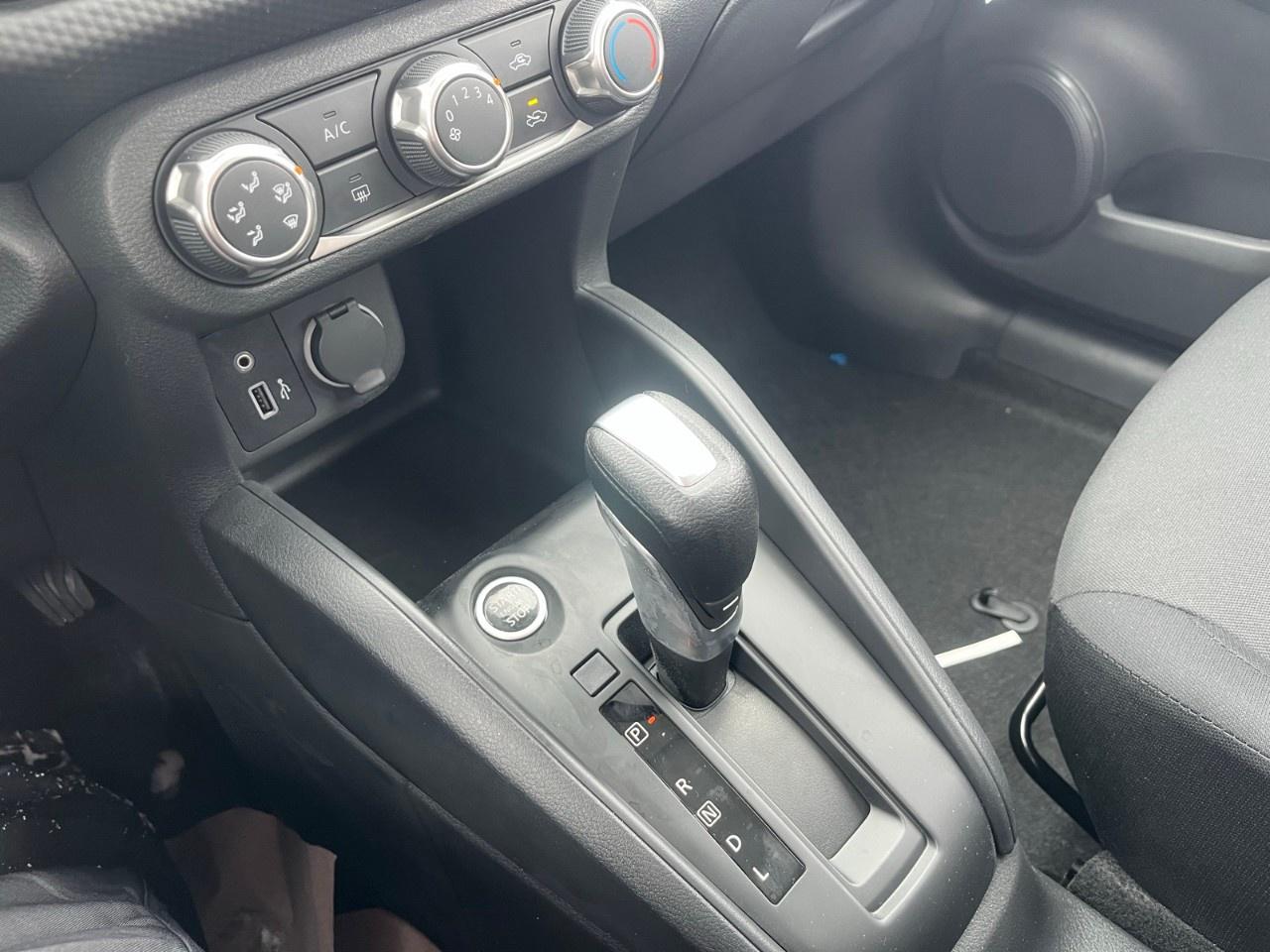 2025 Nissan Kicks Play S FWD Photo