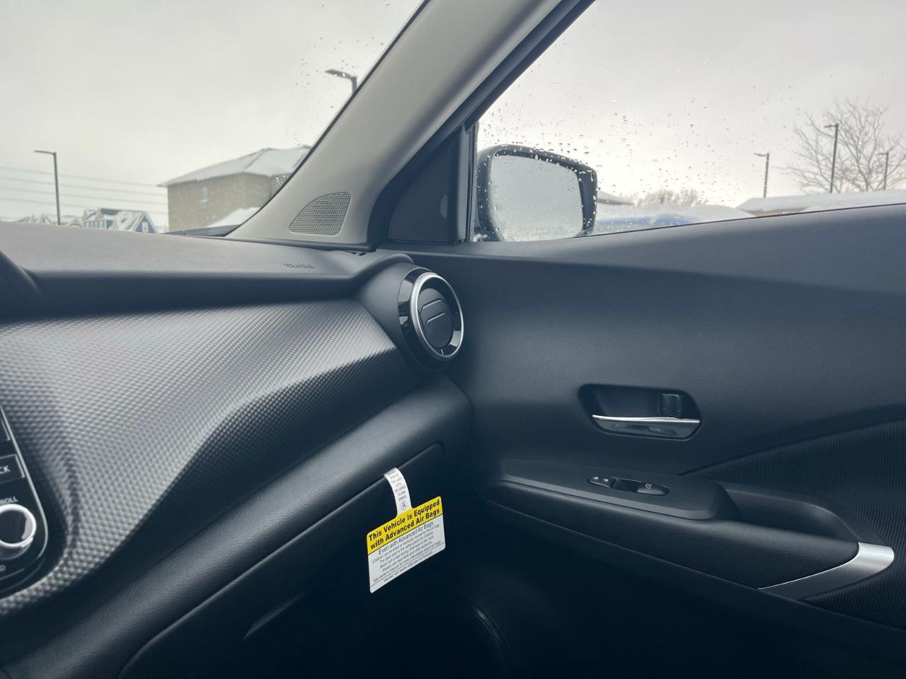 2025 Nissan Kicks Play SV FWD Photo