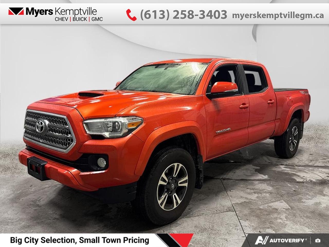 2017 Toyota Tacoma  Photo0