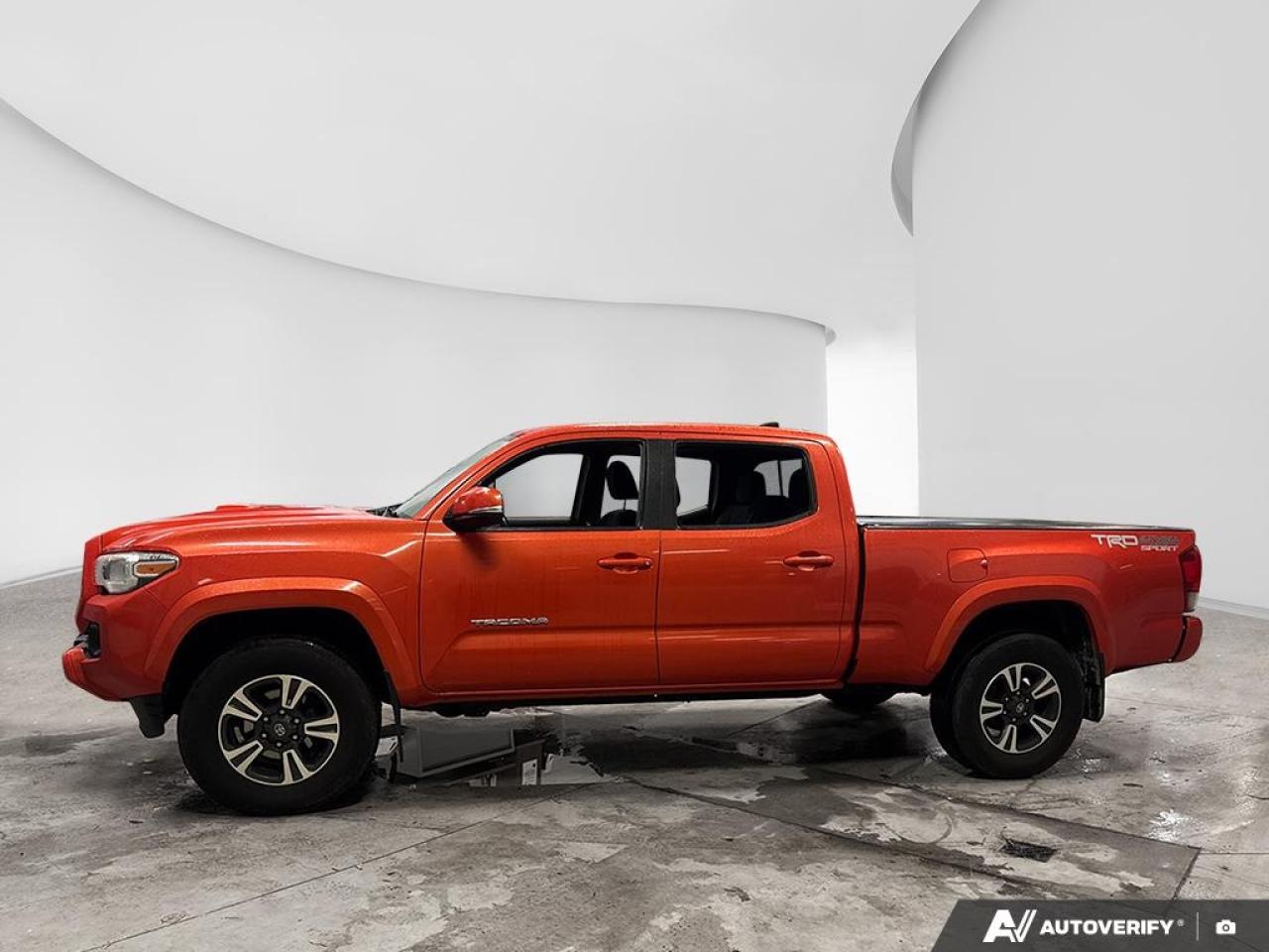 2017 Toyota Tacoma  Photo2