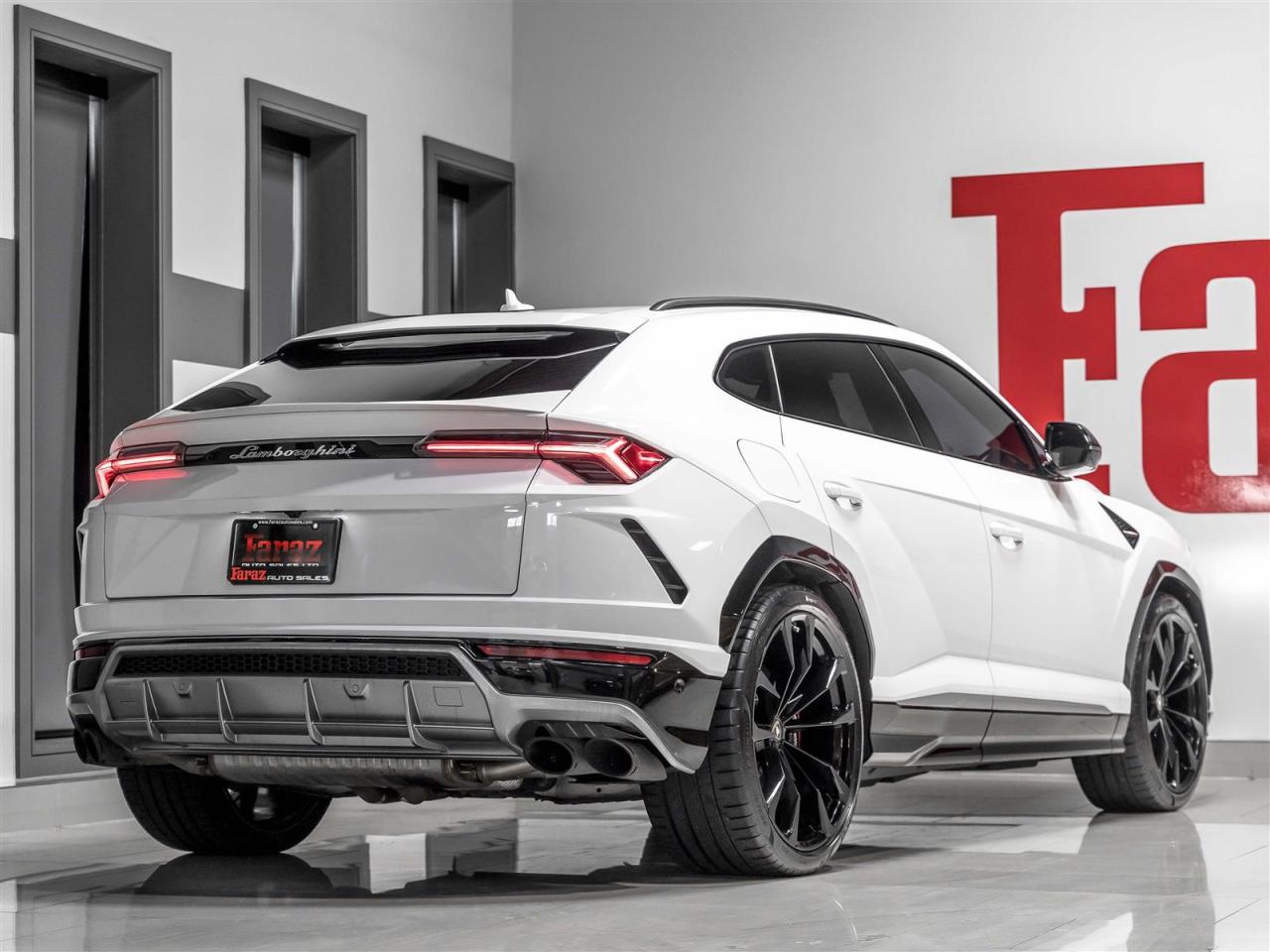 2019 Lamborghini Urus 4 PASSENGER|NIGHT VISION|MASSAGE|B&O 3D|23INCH Photo3