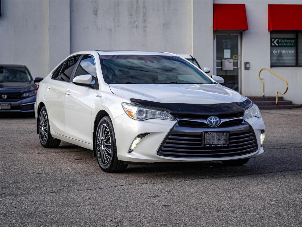 2017 Toyota Camry HYBRID XLE | HYBRID | LEATHER | NAV | NO ACCIDENTS Photo