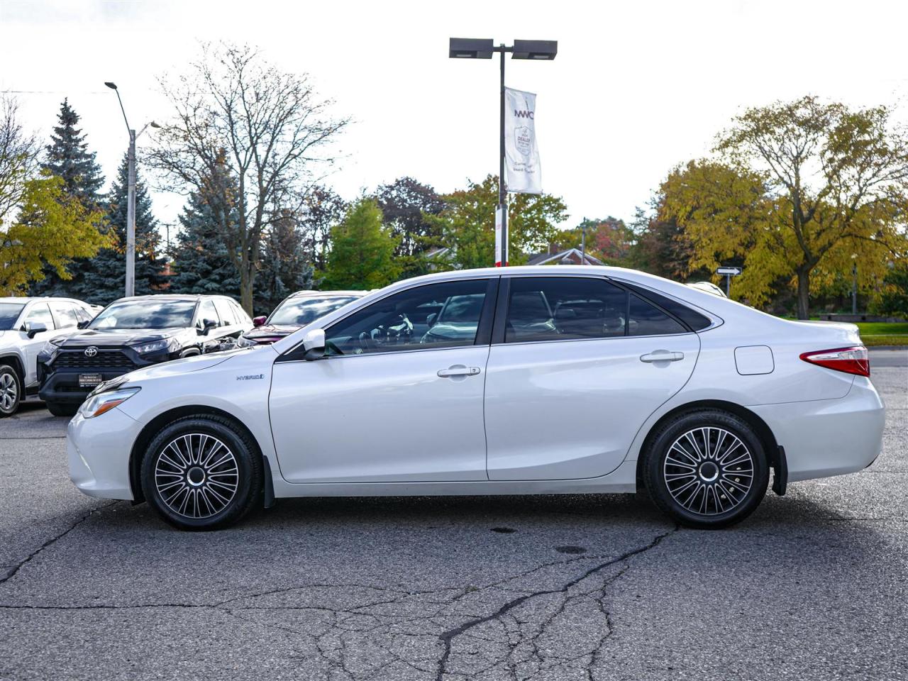 2017 Toyota Camry HYBRID XLE | HYBRID | LEATHER | NAV | NO ACCIDENTS Photo