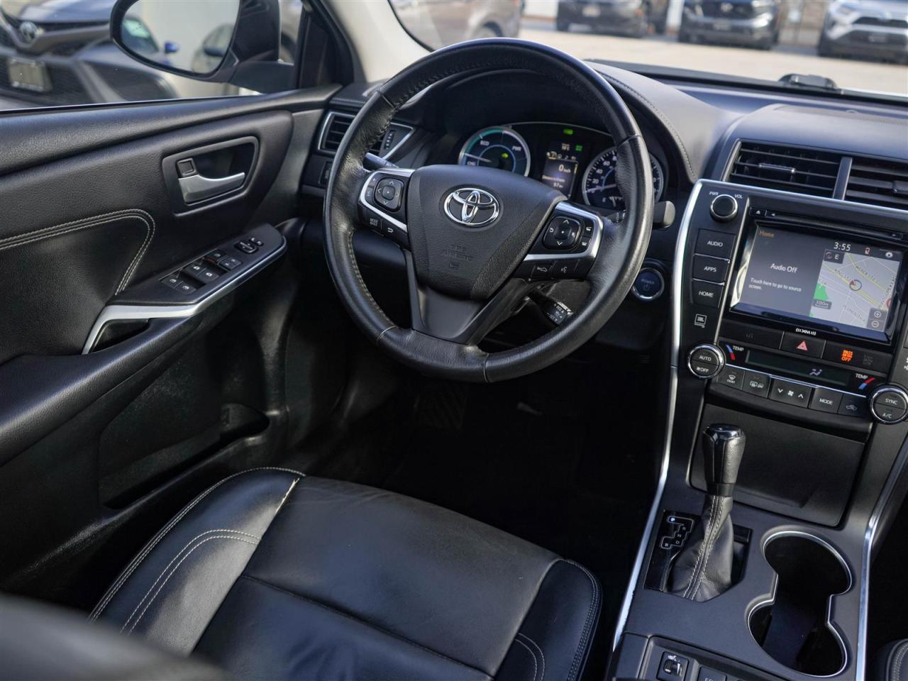 2017 Toyota Camry HYBRID XLE | HYBRID | LEATHER | NAV | NO ACCIDENTS Photo