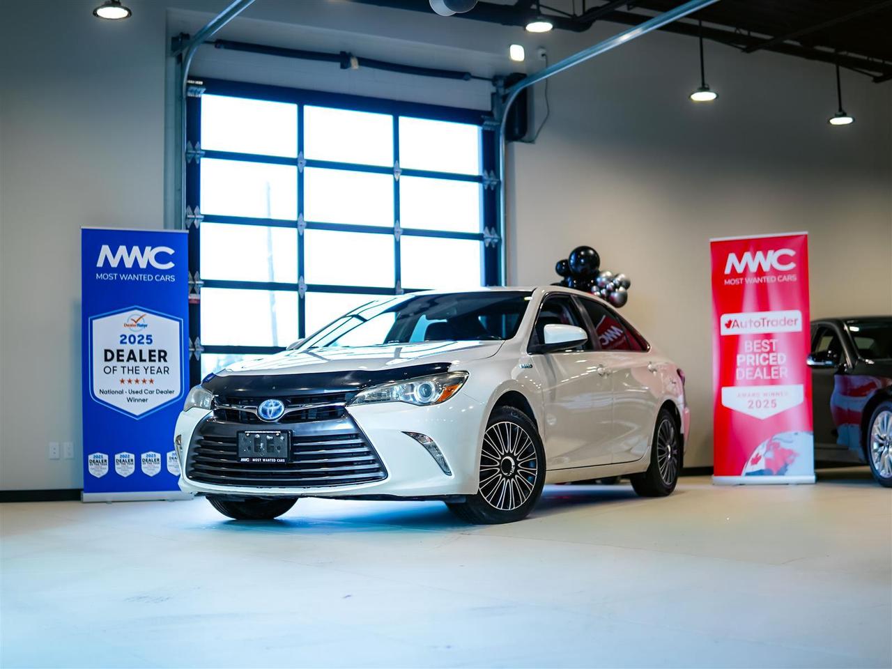 2017 Toyota Camry HYBRID XLE | HYBRID | LEATHER | NAV | NO ACCIDENTS Photo0