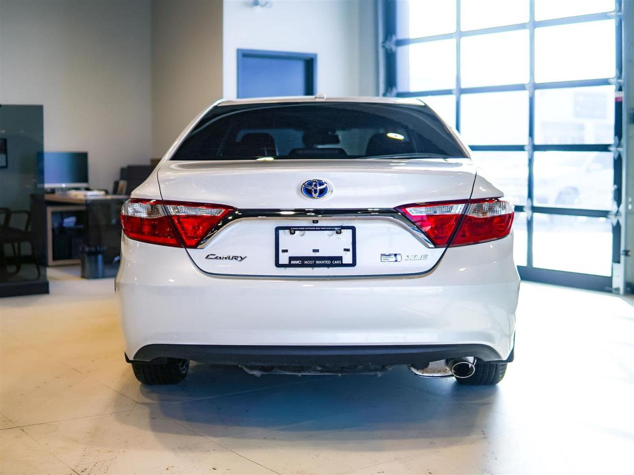 2017 Toyota Camry HYBRID XLE | HYBRID | LEATHER | NAV | NO ACCIDENTS Photo