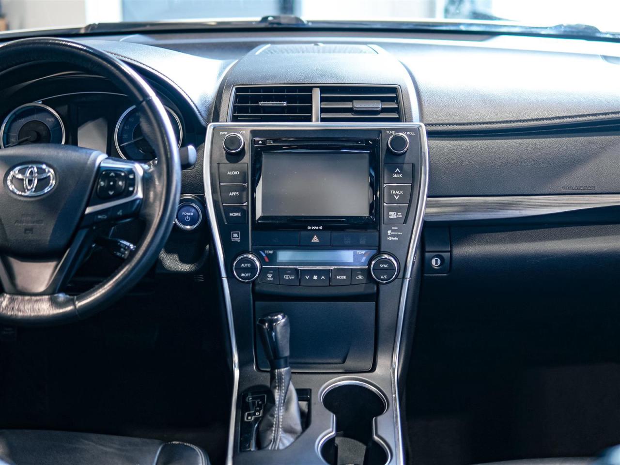 2017 Toyota Camry HYBRID XLE | HYBRID | LEATHER | NAV | NO ACCIDENTS Photo