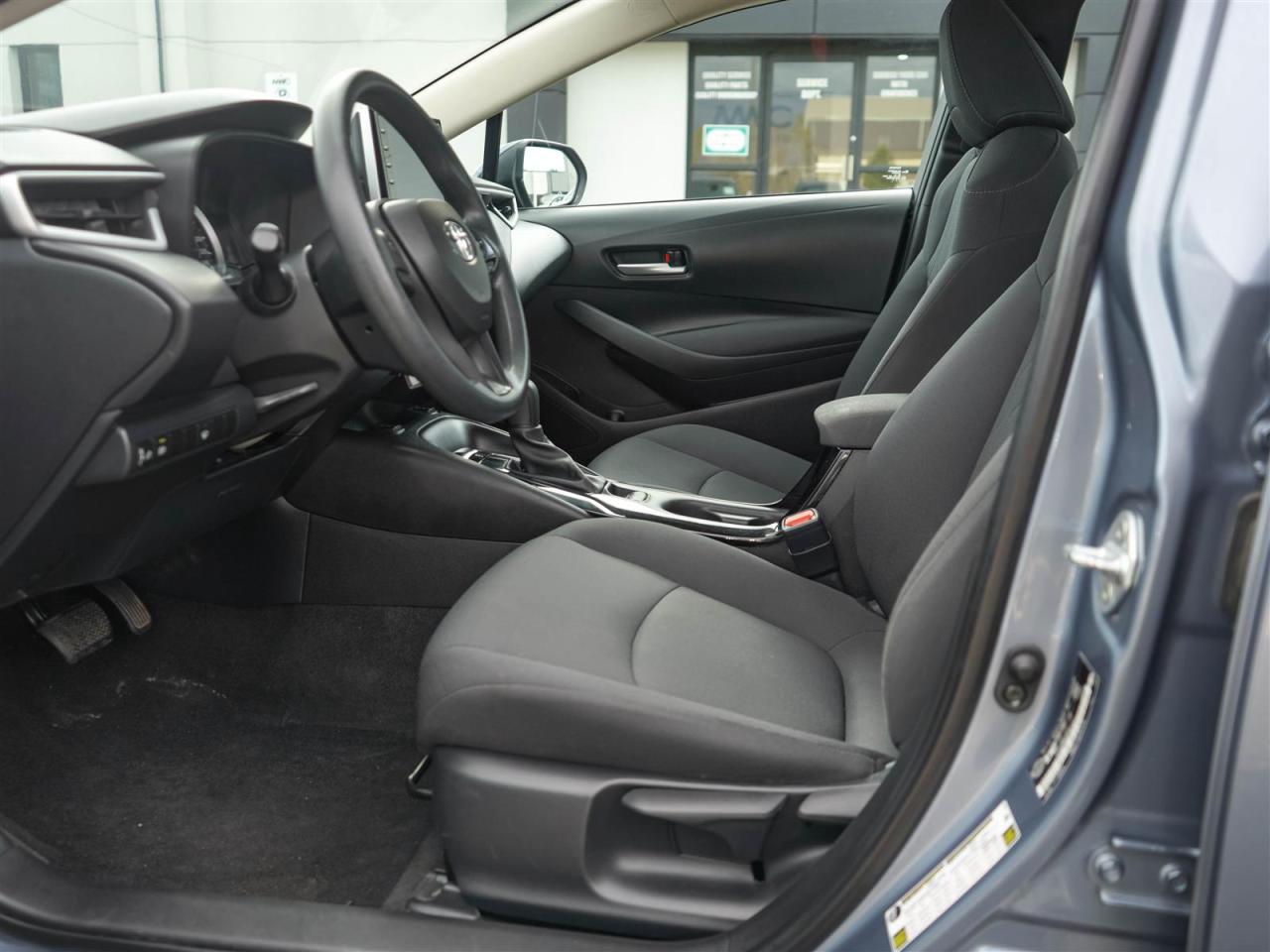 2021 Toyota Corolla LE | NO ACCIDENTS | HEATED SEATS | BLIND SPOT Photo