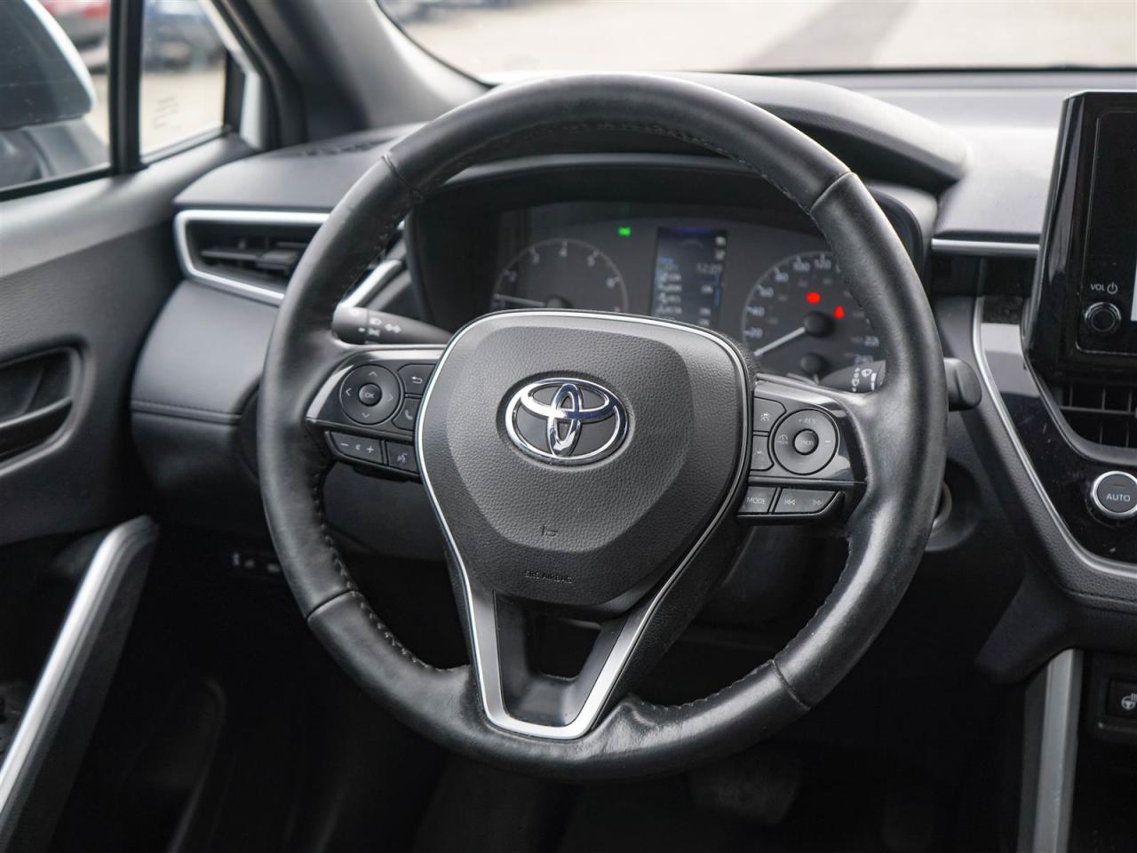 2023 Toyota Corolla Cross SE HYBRID AWD | NO ACCIDENTS | PUSH BUTTON | ALLOYS Photo