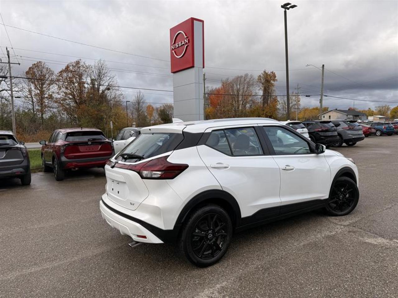 2023 Nissan Kicks SV CVT Photo