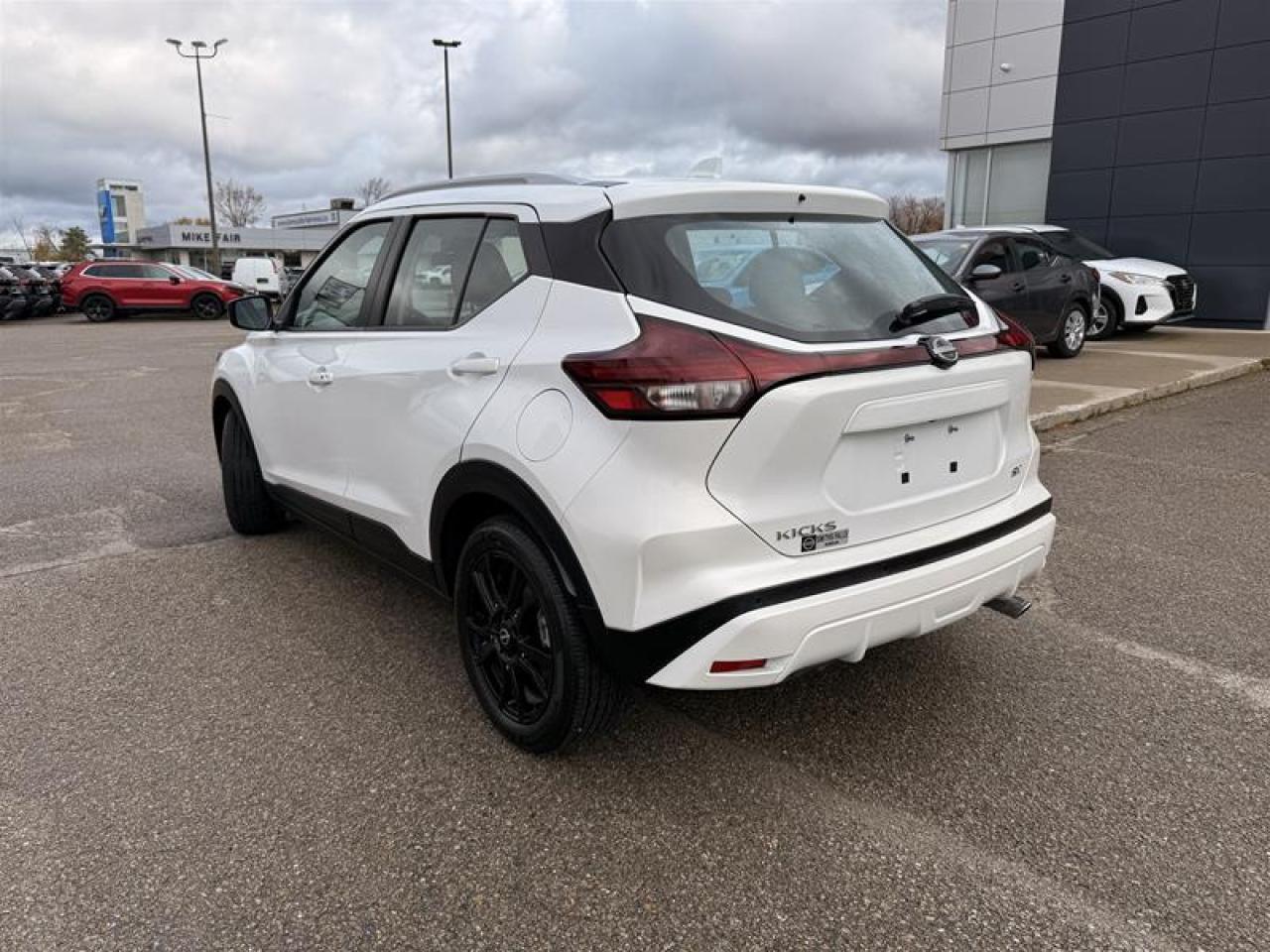 2023 Nissan Kicks SV CVT Photo