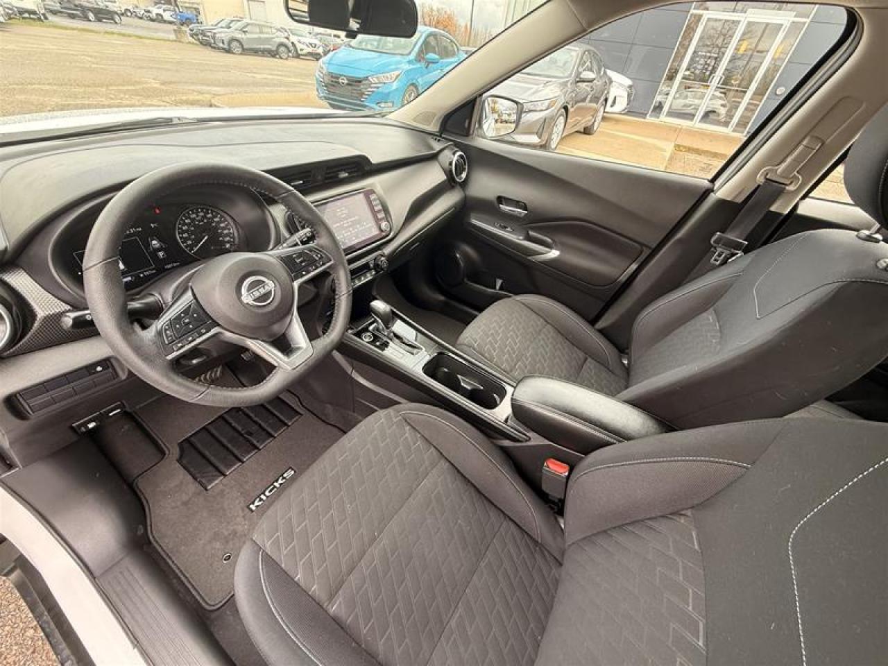 2023 Nissan Kicks SV CVT Photo