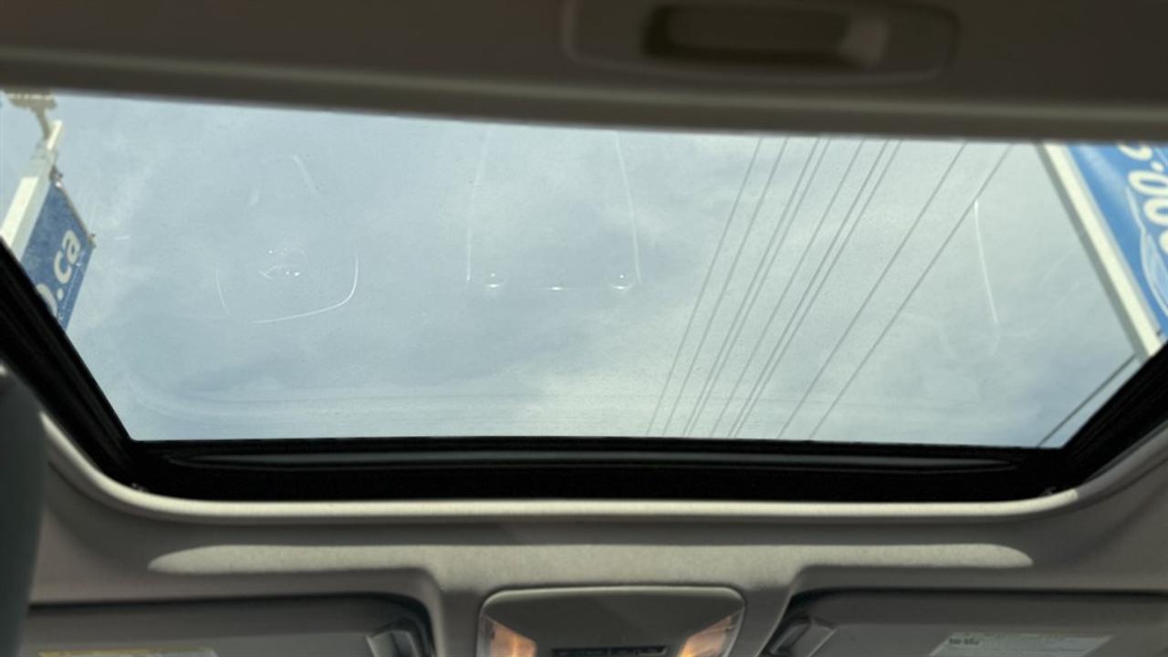 2021 Toyota RAV4 XLE HV Photo