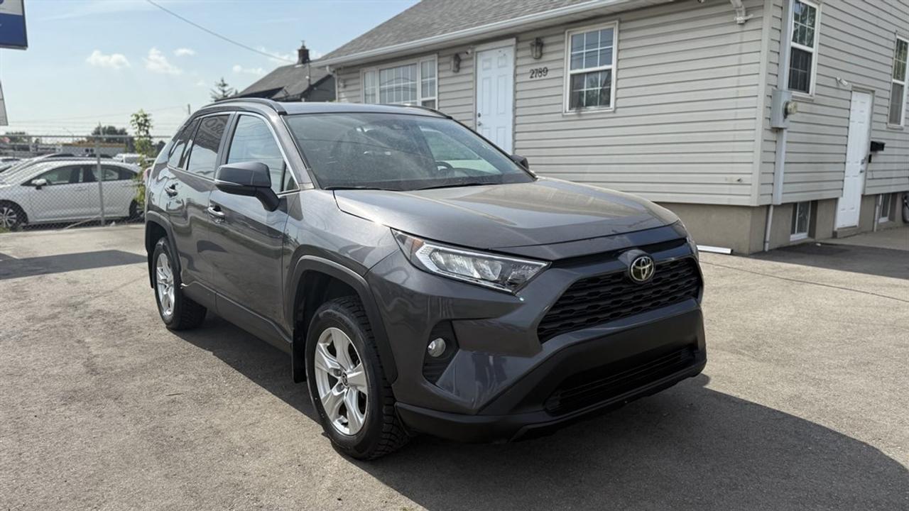 2021 Toyota RAV4 XLE HV Photo