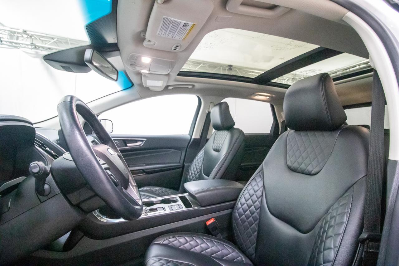 2023 Ford Edge Titanium AWD Photo5