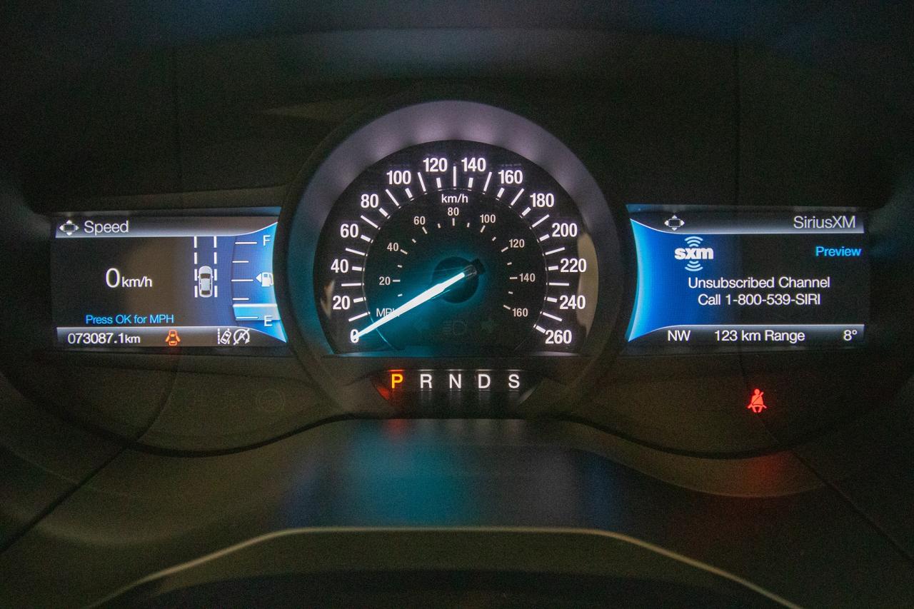 2023 Ford Edge Titanium AWD Photo5