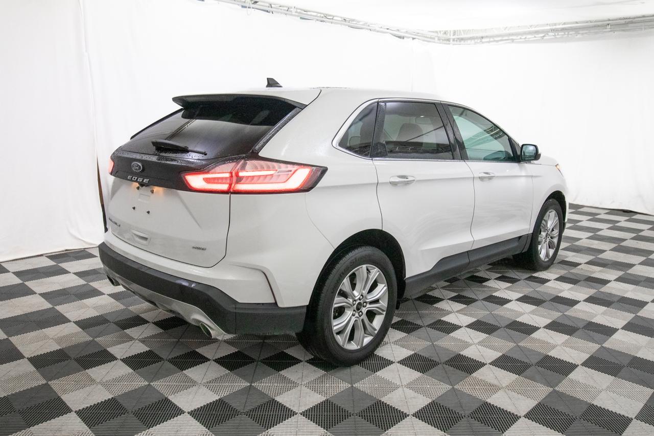 2023 Ford Edge Titanium AWD Photo5