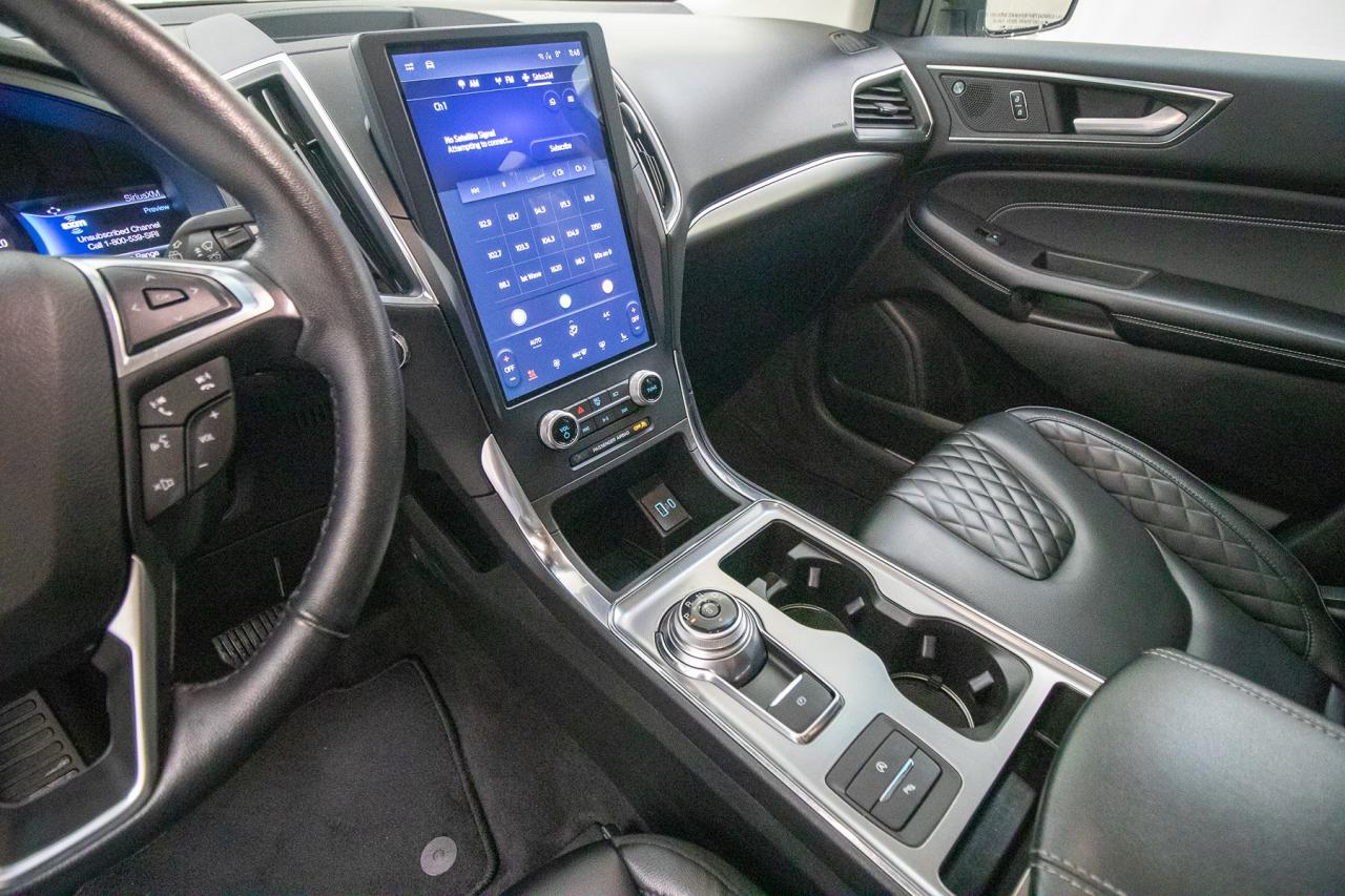 2023 Ford Edge Titanium AWD Photo5