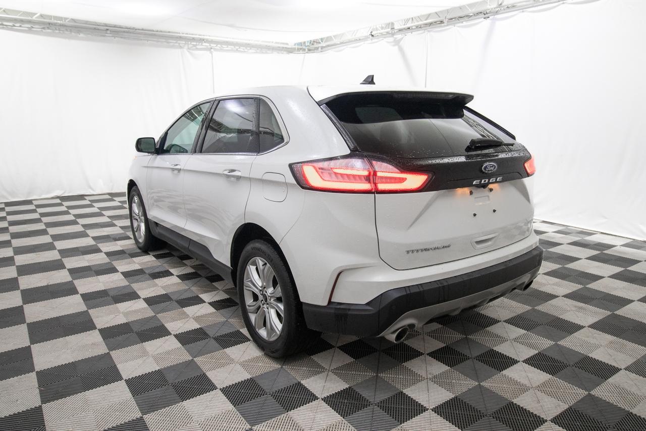 2023 Ford Edge Titanium AWD Photo5