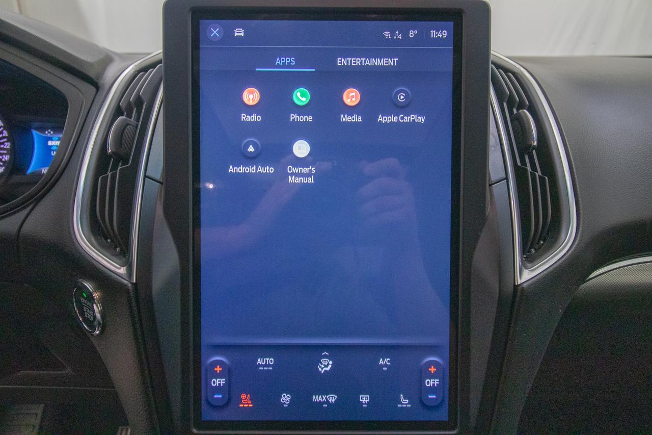 2023 Ford Edge Titanium AWD Photo5