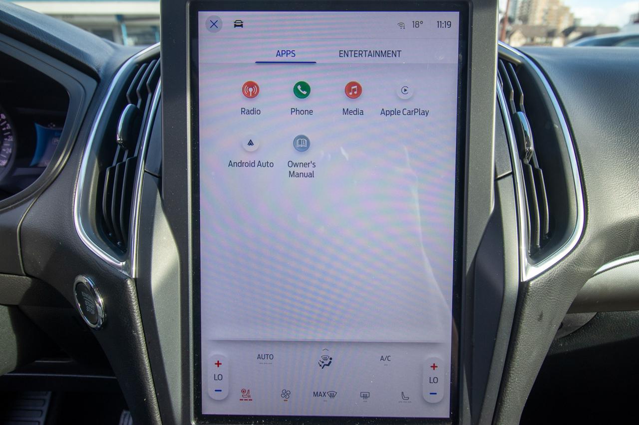 2023 Ford Edge Titanium AWD Photo5