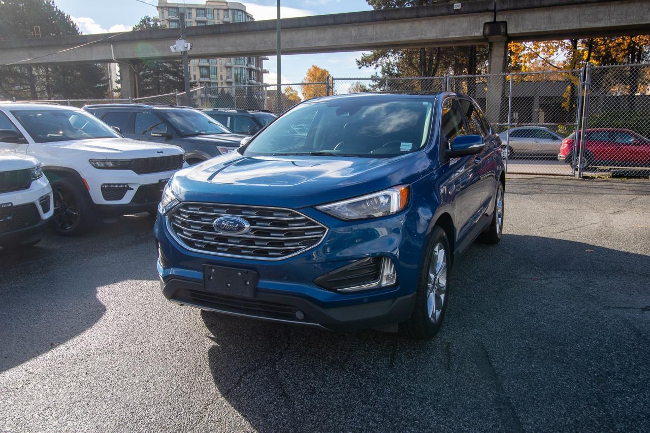 2023 Ford Edge Titanium AWD Photo1