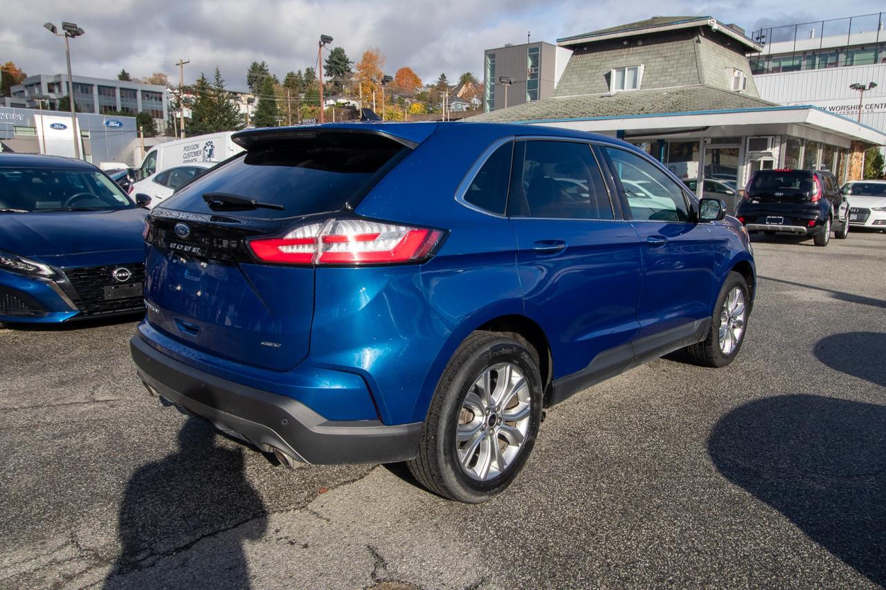 2023 Ford Edge Titanium AWD Photo5