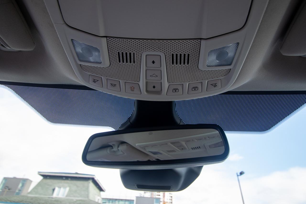 2023 Ford Edge Titanium AWD Photo5