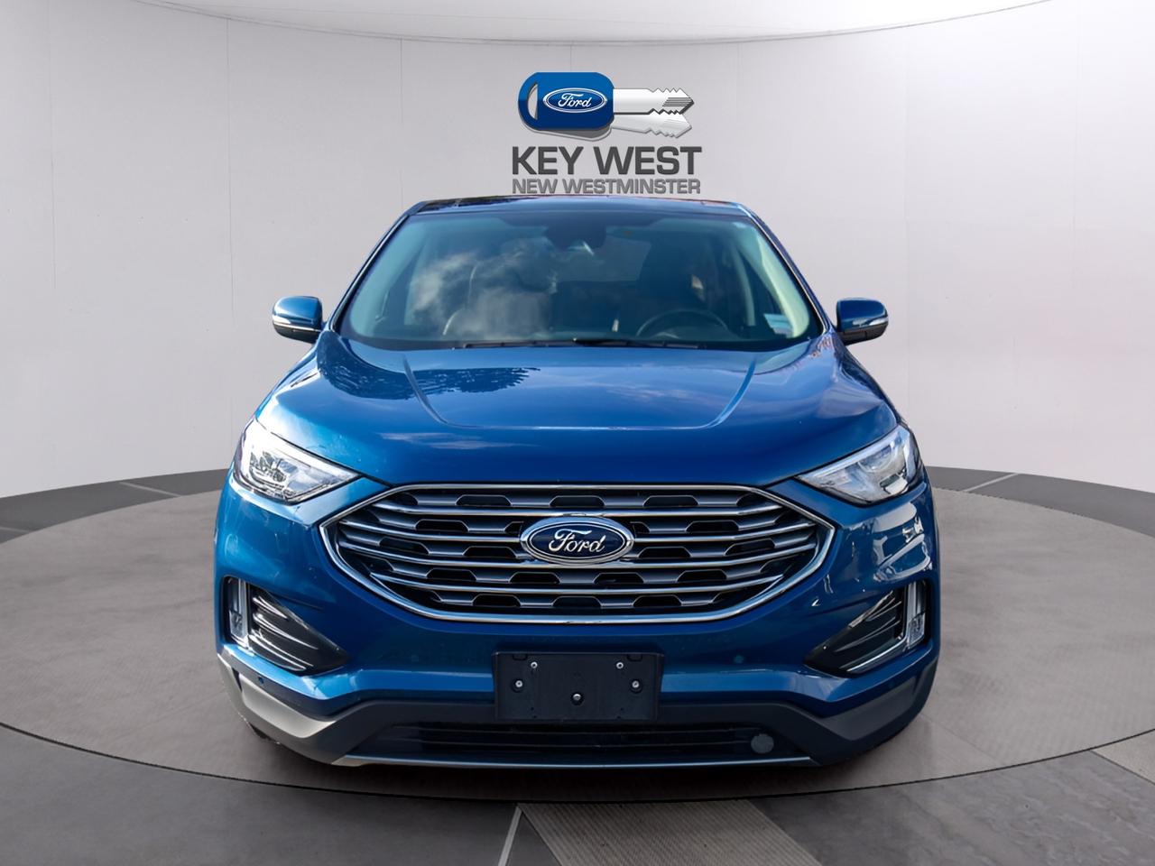 2023 Ford Edge Titanium AWD Photo3