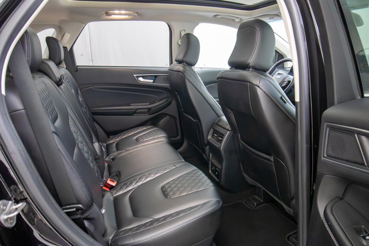 2023 Ford Edge Titanium AWD Photo5