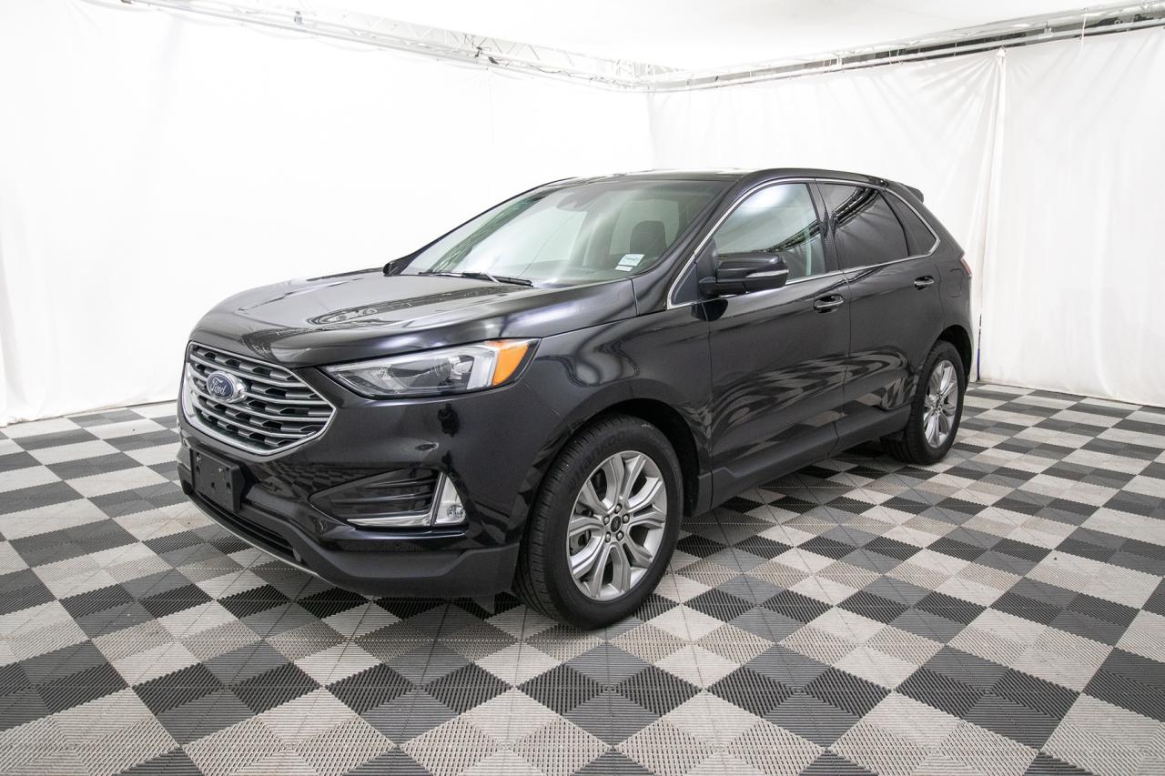 2023 Ford Edge Titanium AWD Photo2
