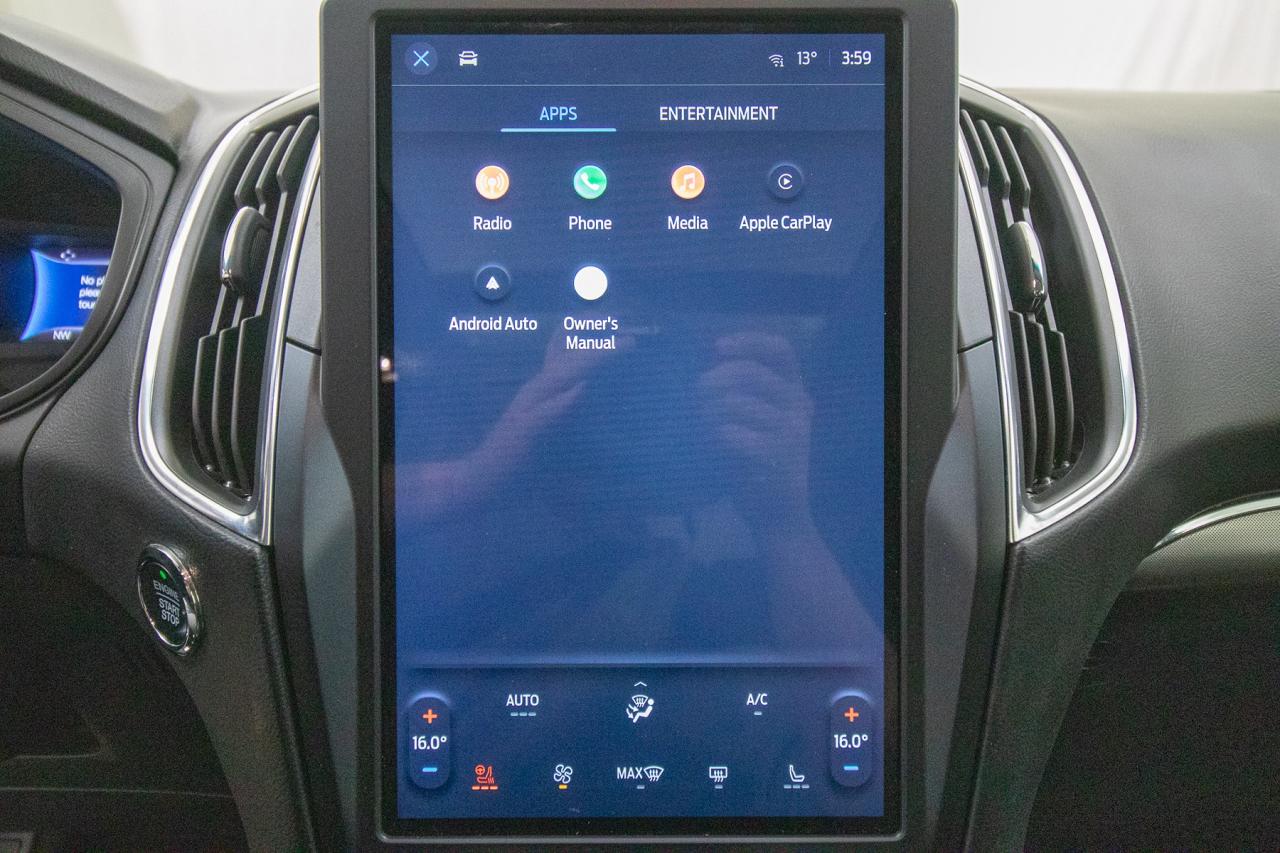 2023 Ford Edge Titanium AWD Photo5