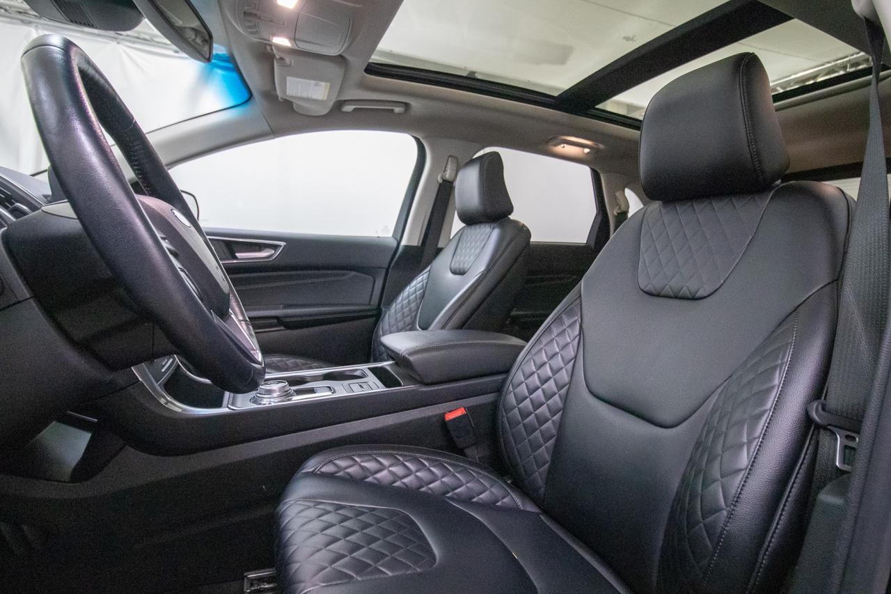 2023 Ford Edge Titanium AWD Photo5