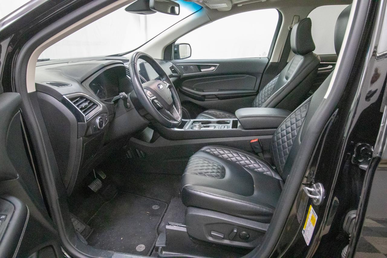 2023 Ford Edge Titanium AWD Photo5