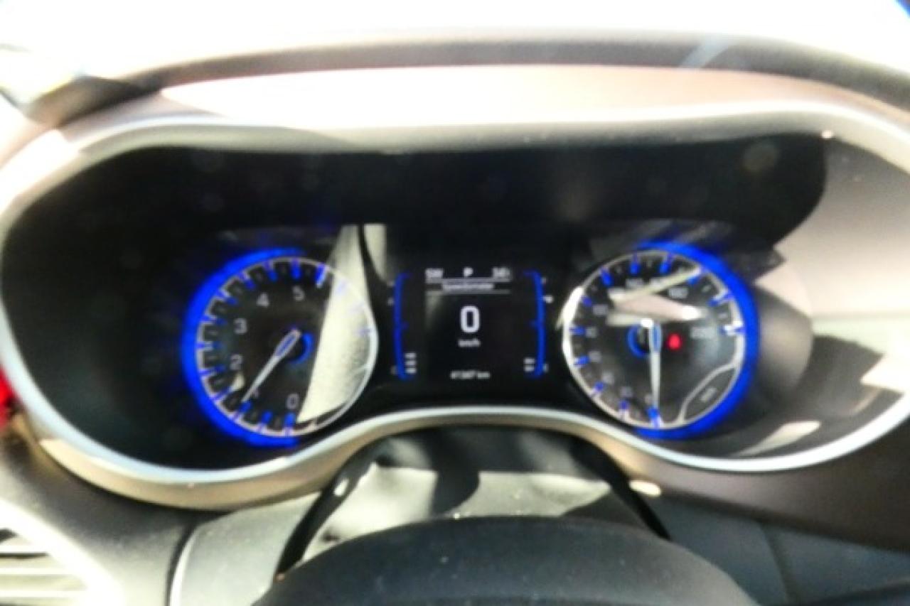 2024 Chrysler Grand Caravan SXT 2WD w/Htd cloth, Htd wheel, NAV, BUC - Photo #15